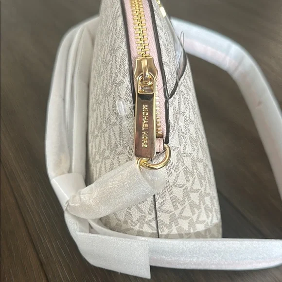 Michael Kors White Crossbody Bag - Picture 8 of 9